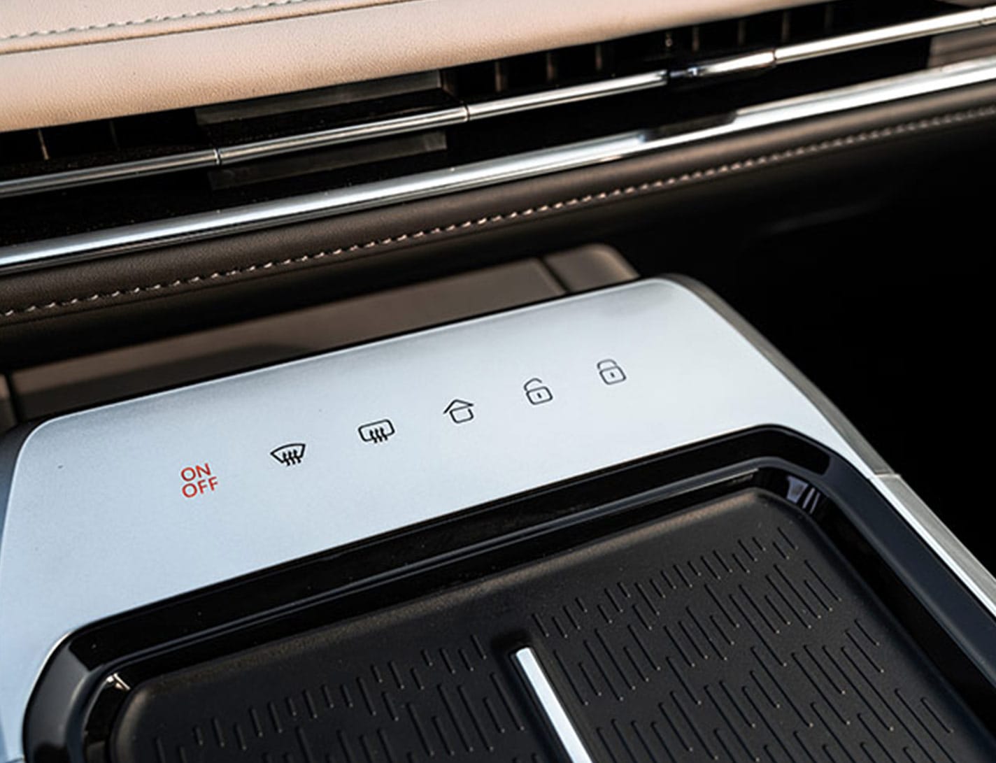 G50 Plus — Infotainment Screen